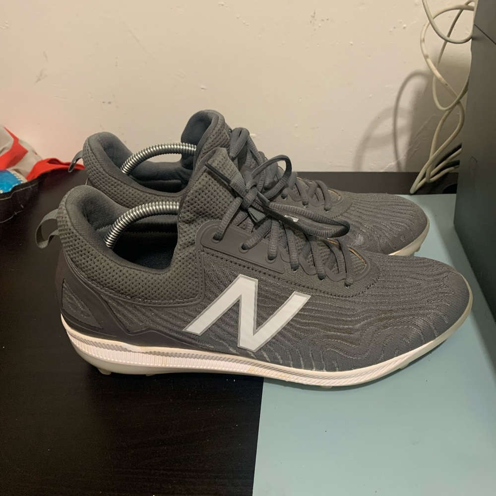 New Balance Grey COMPV2 Baseball Cleats